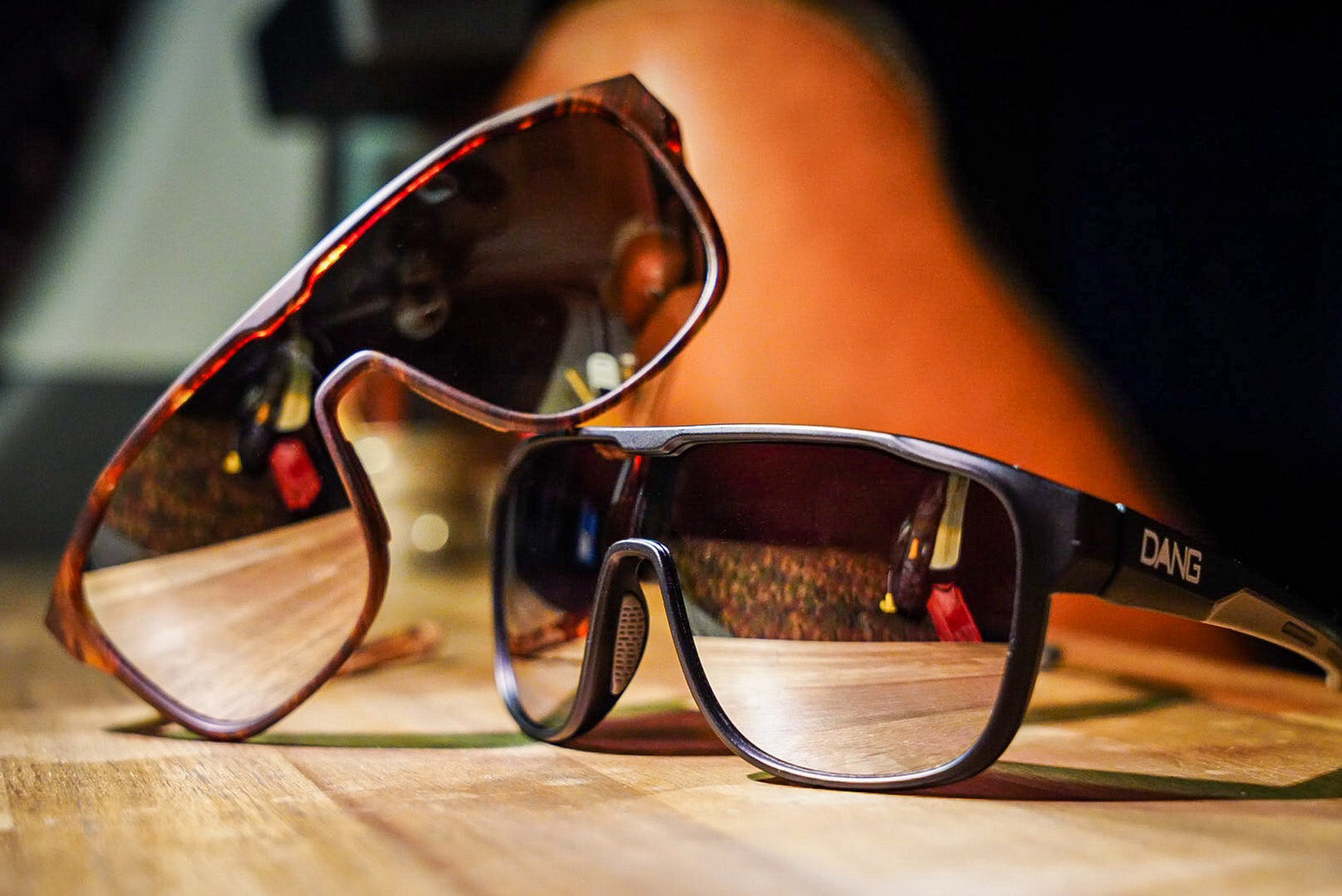 10月5日より】シングルのハイコントラストレンズ搭載モデル「PRON TO