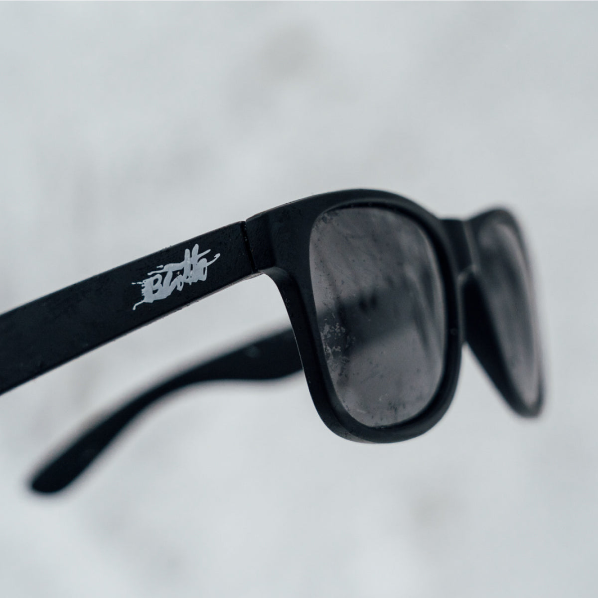 LOCO ブラック x ブラック・スモーク 偏光レンズ BACKSIDE MAGAZINEコラボレーションモデル 雑誌付属[vidg00509]